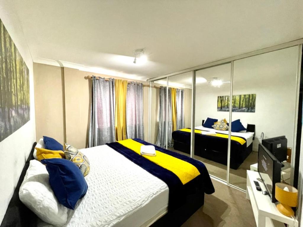 Apartament 2 Bedrooms Modern Apartment, Full Kitchen, 5 Minutes Tube Station