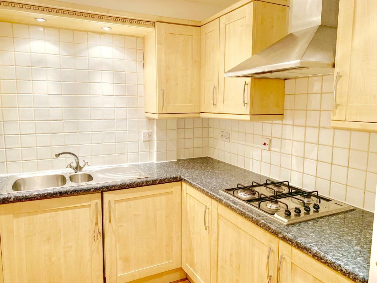 Apartament 2 Bedrooms Modern Apartment, Full Kitchen, 5 Minutes Tube Station